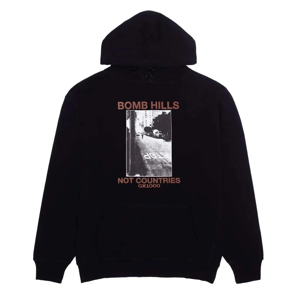 Bomb Hills Not Countries -huppari, musta, 100% puuvillaa, 10oz jersey-fleece, SK8-fit, GX1000-printti.