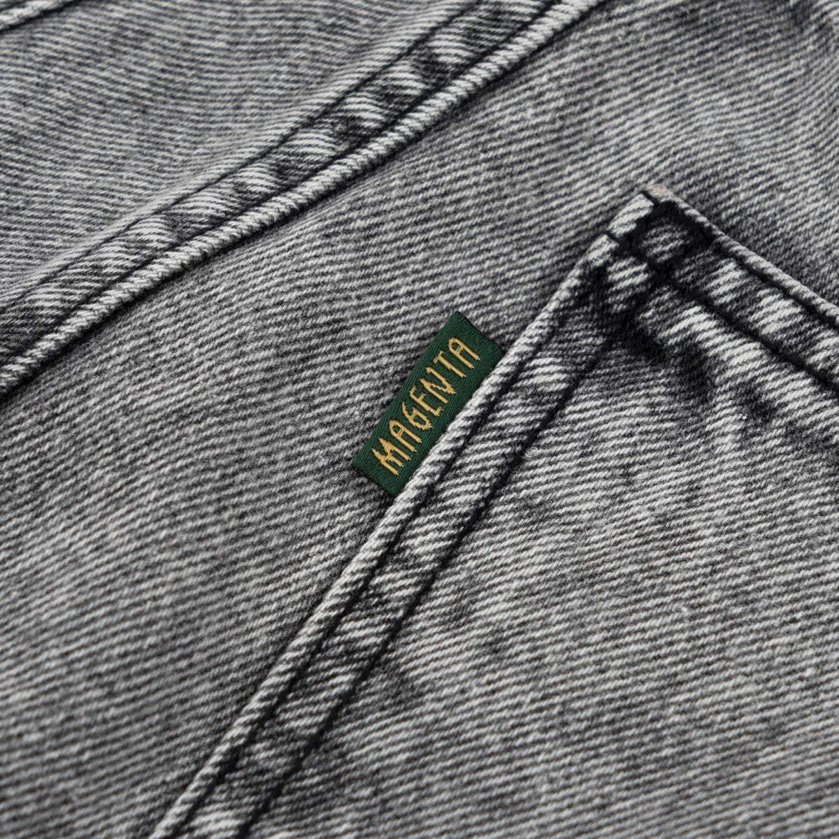 Og Pants Acid -farkut, klassinen baggy-malli, harmaa denim yksityiskohta.