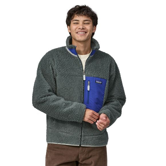 Patagonia men's classic retro-x jacket in nouveau green; warm, windproof fleece for cool weather.