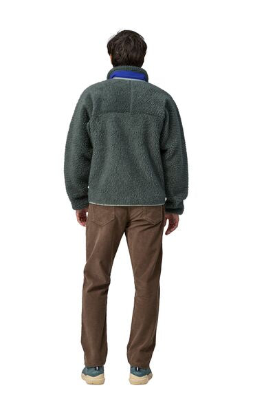 Patagonia M's Classic Retro-X Jacket in Nouveau Green, back view, warm and windproof fleece.