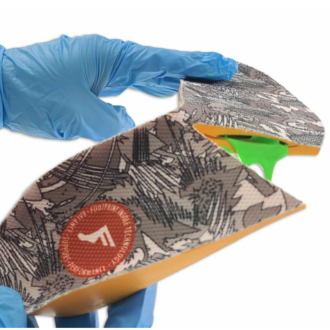 KingFoam Orthotic -pohjallinen, jossa FluidX Arch -teknologia ja kestävä TPU-kerros.
