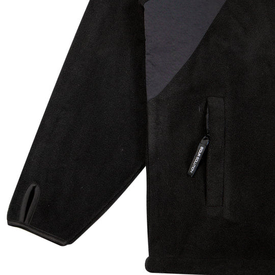 Musta Ninja Hood -huppu, mikrofleece, 100% polyesteri, valmistettu Euroopassa.