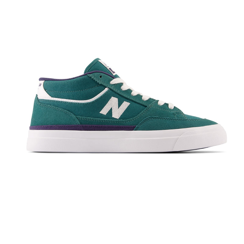 NUMERIC FRANKY VILLANI skate shoes, mid-cut design, green suede and canvas upper with vulcanized sole.