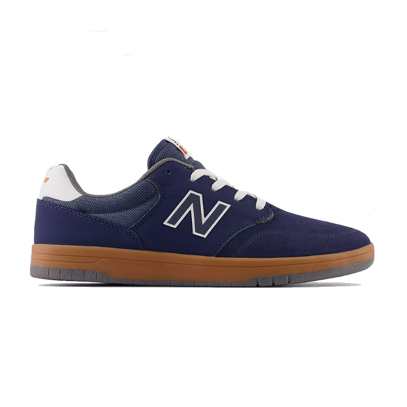 NUMERIC 425 NGY Skeittikengät, suede and synthetic blue skate shoe with reinforced toe and rubber cupsole.