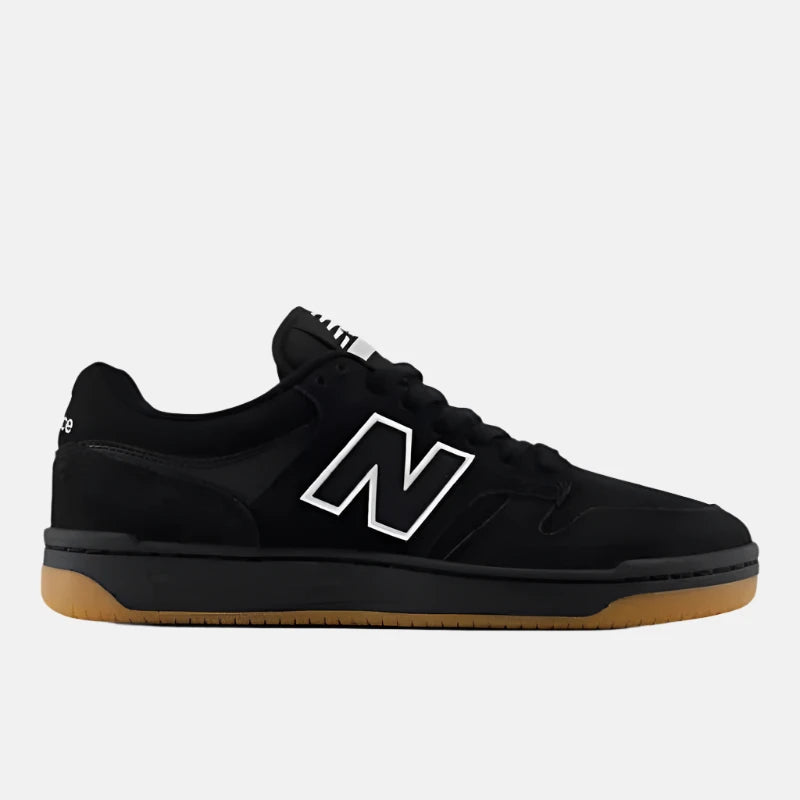 New Balance NM480SBW sneaker with durable leather upper and reinforced toe cap, designed for skating.