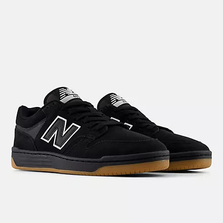 New Balance NM480SBW black skate shoes with leather upper and reinforced toe cap.